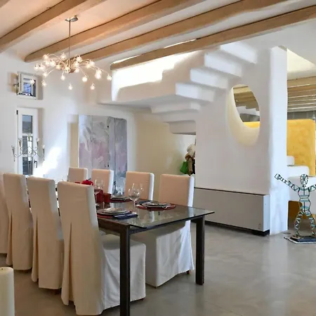 Delion, Parikia (Paros)